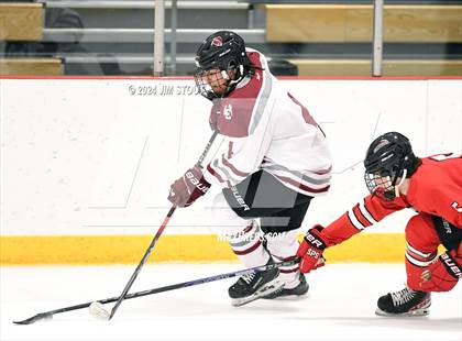 Thumbnail 1 in St. Paul's vs. Loomis (Avon Christmas Classic 7th Place) photogallery.