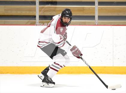 Thumbnail 3 in St. Paul's vs. Loomis (Avon Christmas Classic 7th Place) photogallery.