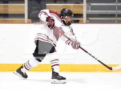 Thumbnail 2 in St. Paul's vs. Loomis (Avon Christmas Classic 7th Place) photogallery.