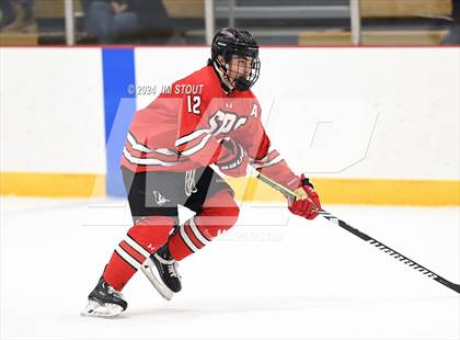 Thumbnail 1 in St. Paul's vs. Loomis (Avon Christmas Classic 7th Place) photogallery.