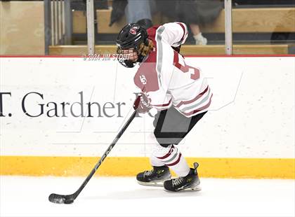 Thumbnail 2 in St. Paul's vs. Loomis (Avon Christmas Classic 7th Place) photogallery.