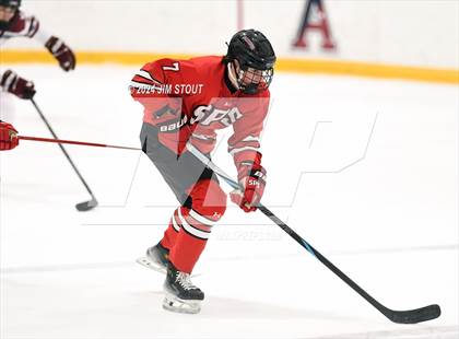 Thumbnail 1 in St. Paul's vs. Loomis (Avon Christmas Classic 7th Place) photogallery.