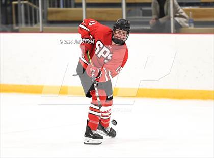 Thumbnail 2 in St. Paul's vs. Loomis (Avon Christmas Classic 7th Place) photogallery.