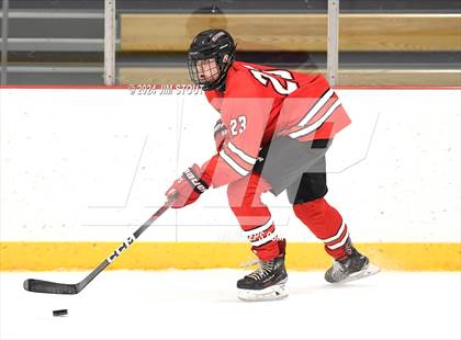 Thumbnail 3 in St. Paul's vs. Loomis (Avon Christmas Classic 7th Place) photogallery.