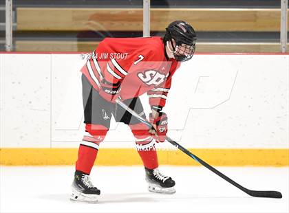 Thumbnail 1 in St. Paul's vs. Loomis (Avon Christmas Classic 7th Place) photogallery.