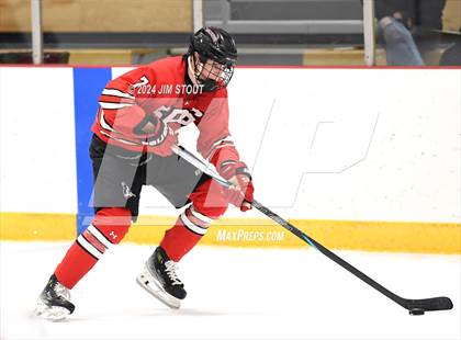 Thumbnail 2 in St. Paul's vs. Loomis (Avon Christmas Classic 7th Place) photogallery.