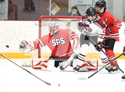 Thumbnail 1 in St. Paul's vs. Loomis (Avon Christmas Classic 7th Place) photogallery.