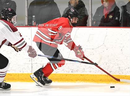 Thumbnail 1 in St. Paul's vs. Loomis (Avon Christmas Classic 7th Place) photogallery.