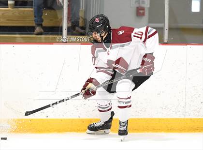 Thumbnail 3 in St. Paul's vs. Loomis (Avon Christmas Classic 7th Place) photogallery.