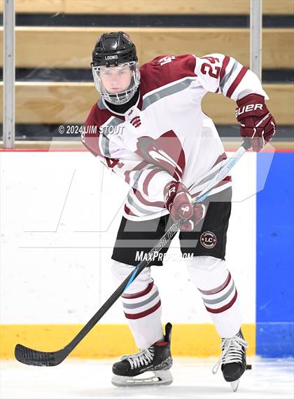 Thumbnail 2 in St. Paul's vs. Loomis (Avon Christmas Classic 7th Place) photogallery.