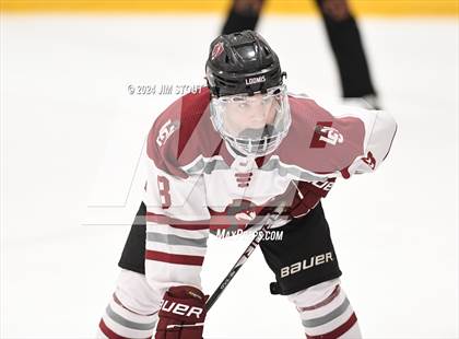 Thumbnail 2 in St. Paul's vs. Loomis (Avon Christmas Classic 7th Place) photogallery.