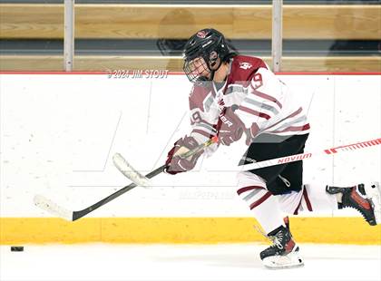 Thumbnail 3 in St. Paul's vs. Loomis (Avon Christmas Classic 7th Place) photogallery.