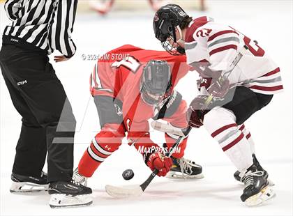 Thumbnail 2 in St. Paul's vs. Loomis (Avon Christmas Classic 7th Place) photogallery.