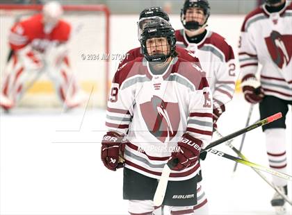 Thumbnail 1 in St. Paul's vs. Loomis (Avon Christmas Classic 7th Place) photogallery.