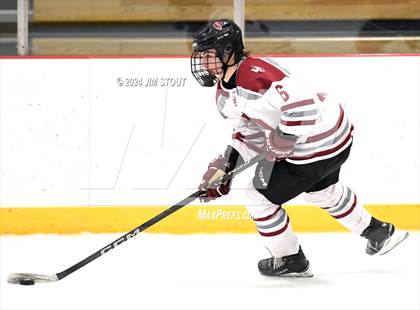 Thumbnail 2 in St. Paul's vs. Loomis (Avon Christmas Classic 7th Place) photogallery.