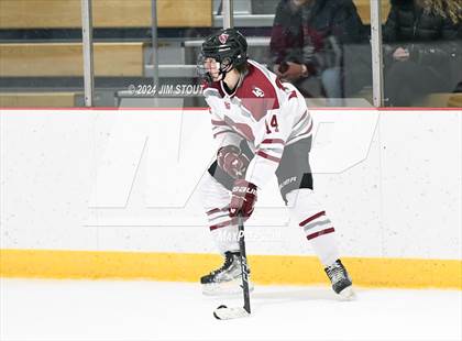 Thumbnail 3 in St. Paul's vs. Loomis (Avon Christmas Classic 7th Place) photogallery.