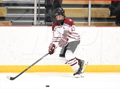 Thumbnail 2 in St. Paul's vs. Loomis (Avon Christmas Classic 7th Place) photogallery.