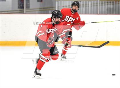 Thumbnail 3 in St. Paul's vs. Loomis (Avon Christmas Classic 7th Place) photogallery.