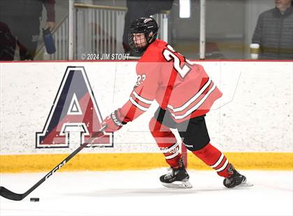 Thumbnail 3 in St. Paul's vs. Loomis (Avon Christmas Classic 7th Place) photogallery.