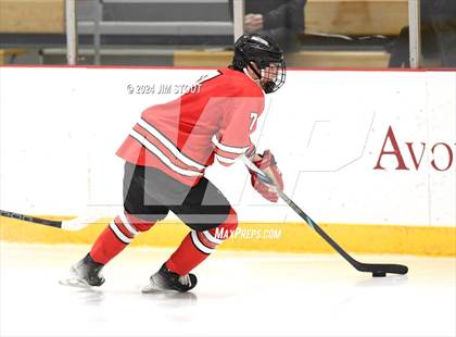 Thumbnail 1 in St. Paul's vs. Loomis (Avon Christmas Classic 7th Place) photogallery.