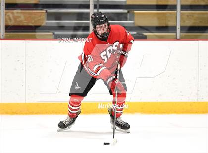 Thumbnail 1 in St. Paul's vs. Loomis (Avon Christmas Classic 7th Place) photogallery.
