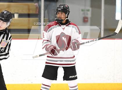 Thumbnail 2 in St. Paul's vs. Loomis (Avon Christmas Classic 7th Place) photogallery.