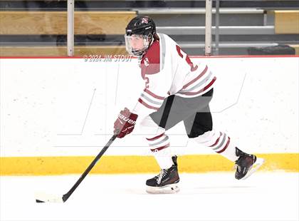 Thumbnail 3 in St. Paul's vs. Loomis (Avon Christmas Classic 7th Place) photogallery.
