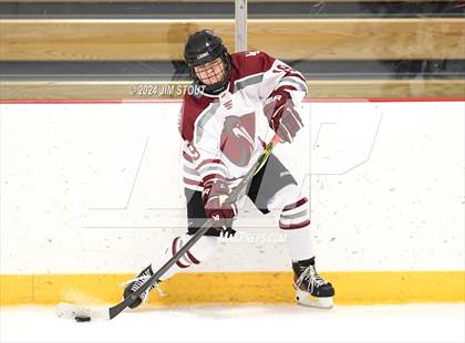 Thumbnail 3 in St. Paul's vs. Loomis (Avon Christmas Classic 7th Place) photogallery.
