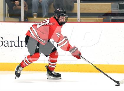 Thumbnail 3 in St. Paul's vs. Loomis (Avon Christmas Classic 7th Place) photogallery.