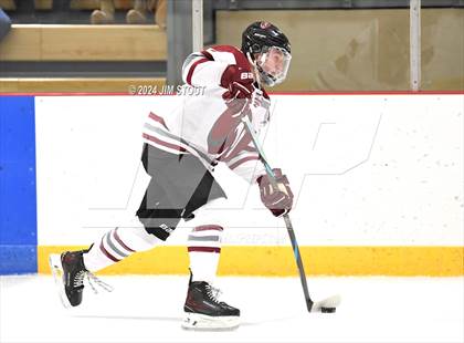 Thumbnail 3 in St. Paul's vs. Loomis (Avon Christmas Classic 7th Place) photogallery.