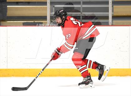 Thumbnail 2 in St. Paul's vs. Loomis (Avon Christmas Classic 7th Place) photogallery.