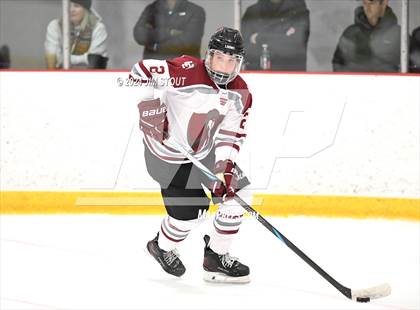 Thumbnail 1 in St. Paul's vs. Loomis (Avon Christmas Classic 7th Place) photogallery.