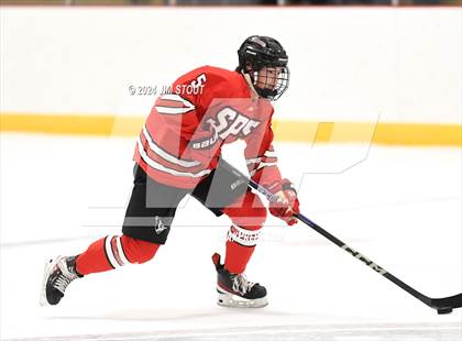 Thumbnail 1 in St. Paul's vs. Loomis (Avon Christmas Classic 7th Place) photogallery.