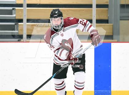 Thumbnail 3 in St. Paul's vs. Loomis (Avon Christmas Classic 7th Place) photogallery.
