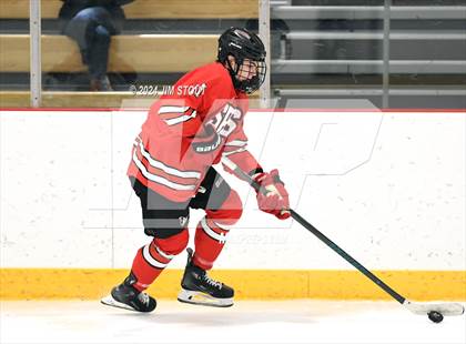 Thumbnail 2 in St. Paul's vs. Loomis (Avon Christmas Classic 7th Place) photogallery.