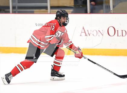 Thumbnail 2 in St. Paul's vs. Loomis (Avon Christmas Classic 7th Place) photogallery.