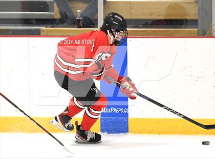 Thumbnail 2 in St. Paul's vs. Loomis (Avon Christmas Classic 7th Place) photogallery.