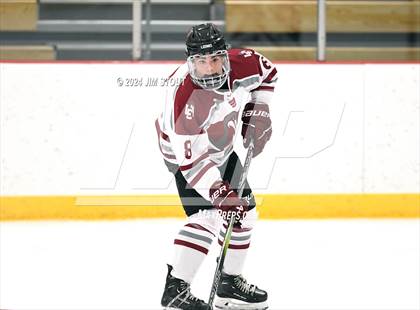 Thumbnail 1 in St. Paul's vs. Loomis (Avon Christmas Classic 7th Place) photogallery.