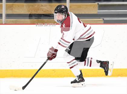 Thumbnail 1 in St. Paul's vs. Loomis (Avon Christmas Classic 7th Place) photogallery.