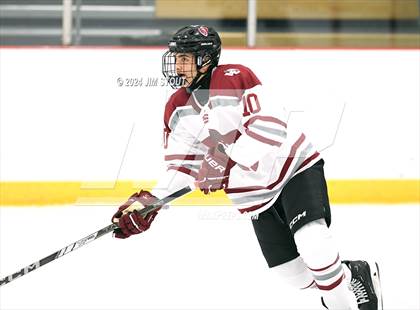 Thumbnail 3 in St. Paul's vs. Loomis (Avon Christmas Classic 7th Place) photogallery.