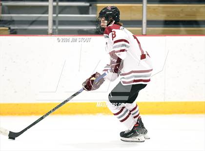 Thumbnail 2 in St. Paul's vs. Loomis (Avon Christmas Classic 7th Place) photogallery.