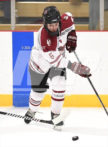 Thumbnail 3 in St. Paul's vs. Loomis (Avon Christmas Classic 7th Place) photogallery.