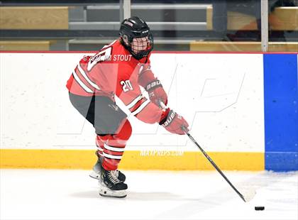 Thumbnail 1 in St. Paul's vs. Loomis (Avon Christmas Classic 7th Place) photogallery.