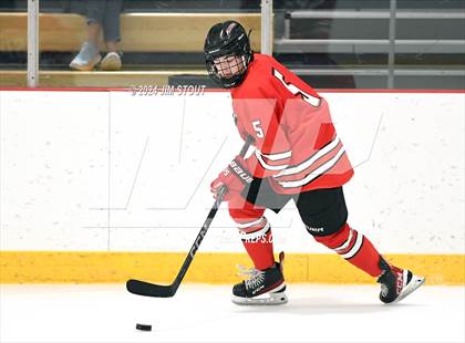Thumbnail 3 in St. Paul's vs. Loomis (Avon Christmas Classic 7th Place) photogallery.