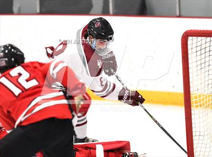 Thumbnail 1 in St. Paul's vs. Loomis (Avon Christmas Classic 7th Place) photogallery.