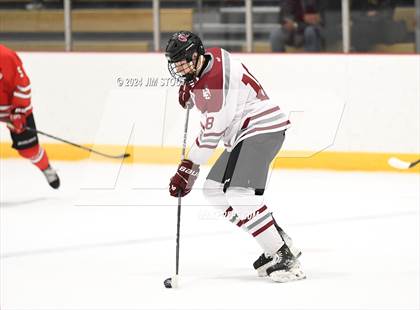 Thumbnail 2 in St. Paul's vs. Loomis (Avon Christmas Classic 7th Place) photogallery.