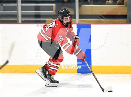Thumbnail 2 in St. Paul's vs. Loomis (Avon Christmas Classic 7th Place) photogallery.