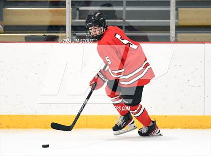 Thumbnail 2 in St. Paul's vs. Loomis (Avon Christmas Classic 7th Place) photogallery.