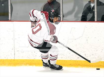 Thumbnail 2 in St. Paul's vs. Loomis (Avon Christmas Classic 7th Place) photogallery.