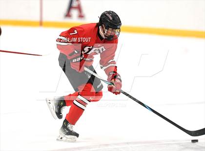 Thumbnail 2 in St. Paul's vs. Loomis (Avon Christmas Classic 7th Place) photogallery.